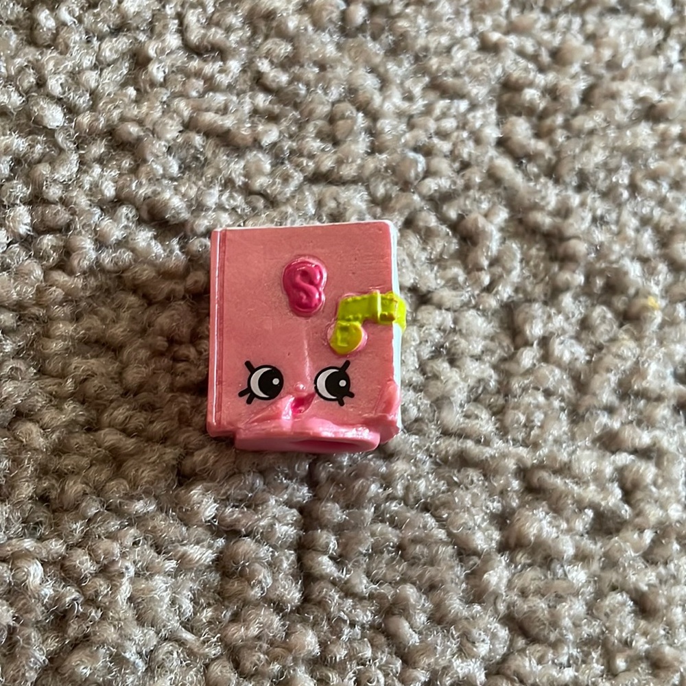 SHOPKINS! Secret Sally Special Edition Stationary Pink!